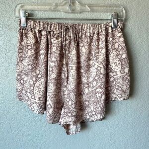 NWT - Olivaceous lightweight, soft, lined paisley print Swiss dot shorts